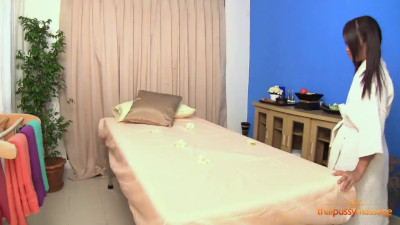 Thai babe is massaged and fucked by a white dude