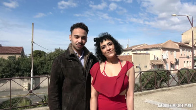 Azylis and her boyfriend want to make an amateur tape
