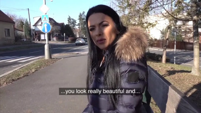 Crazy fit girl is going to get rammed with passion