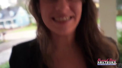 Solo lady masturbates before deepthroating a dude